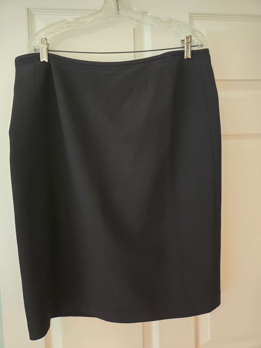 Jones Studio Black Pencil Skirt - Sleek Workwear